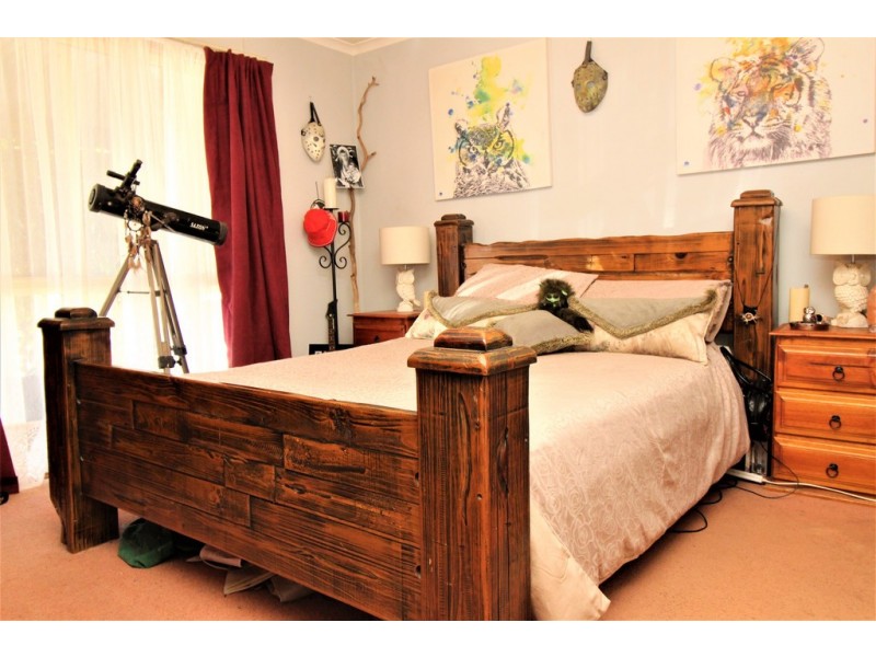 6 Campbell Street, Darlington Point NSW 2706