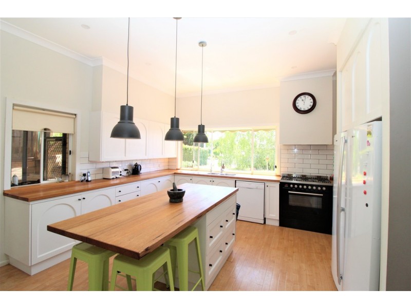 5 Mills Place, Griffith NSW 2680