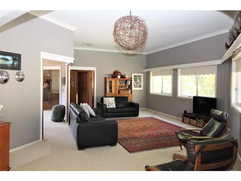 5 Mills Place, Griffith NSW 2680