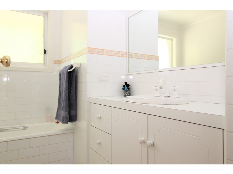 5 Mills Place, Griffith NSW 2680