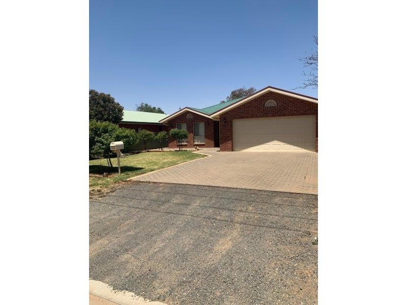16 McGregor Street, Hillston NSW 2675