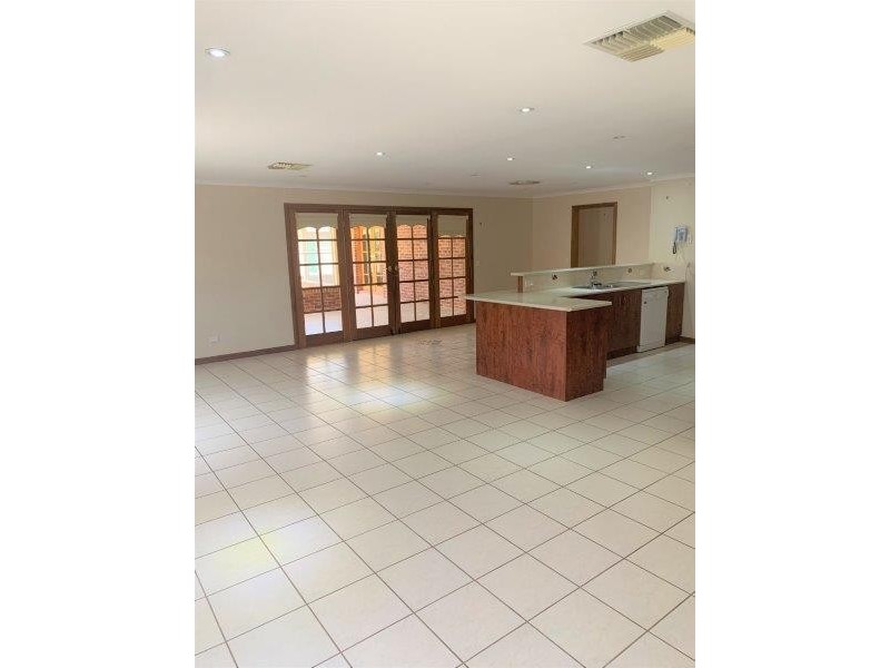 16 McGregor Street, Hillston NSW 2675