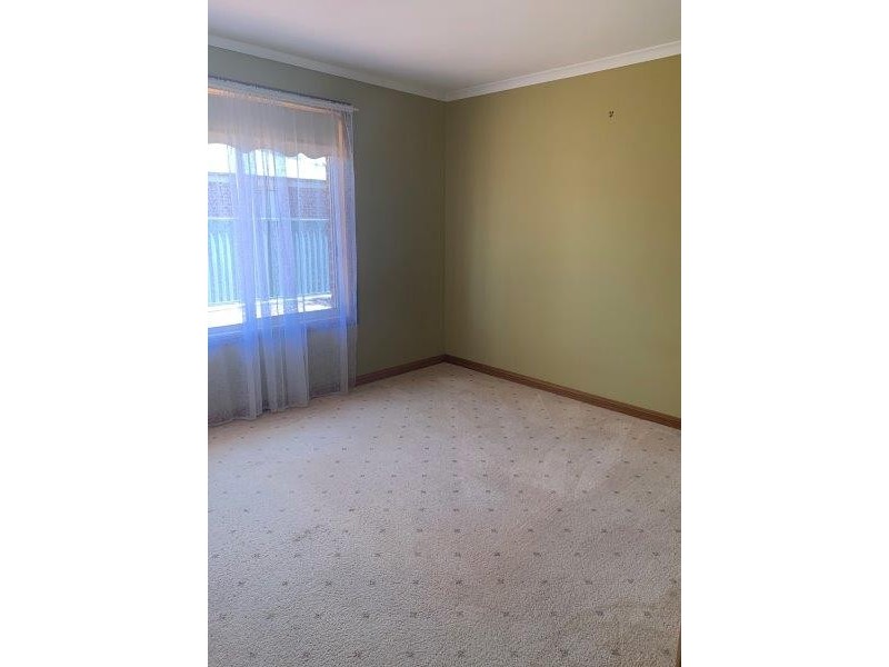 16 McGregor Street, Hillston NSW 2675