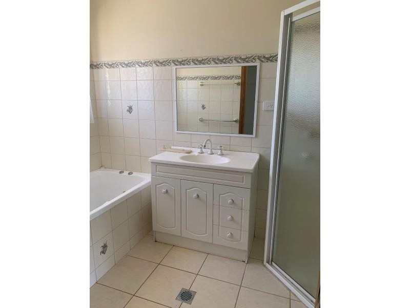 16 McGregor Street, Hillston NSW 2675