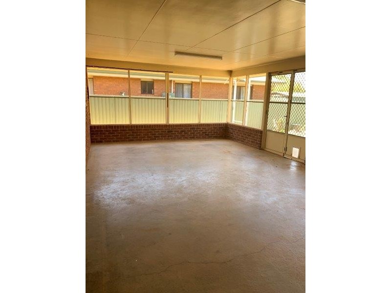 16 McGregor Street, Hillston NSW 2675