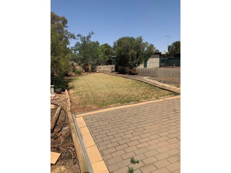 16 McGregor Street, Hillston NSW 2675