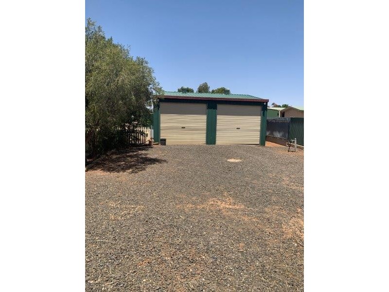 16 McGregor Street, Hillston NSW 2675