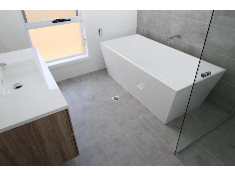 13B Braeburn Avenue, Griffith NSW 2680