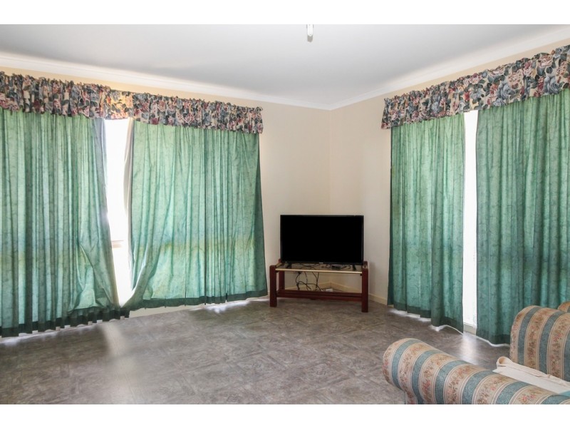 10 Elder Road, Griffith NSW 2680