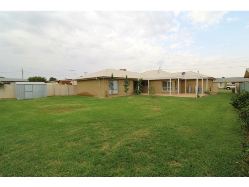 15 Barwidgee Boulevard, Darlington Point NSW 2706