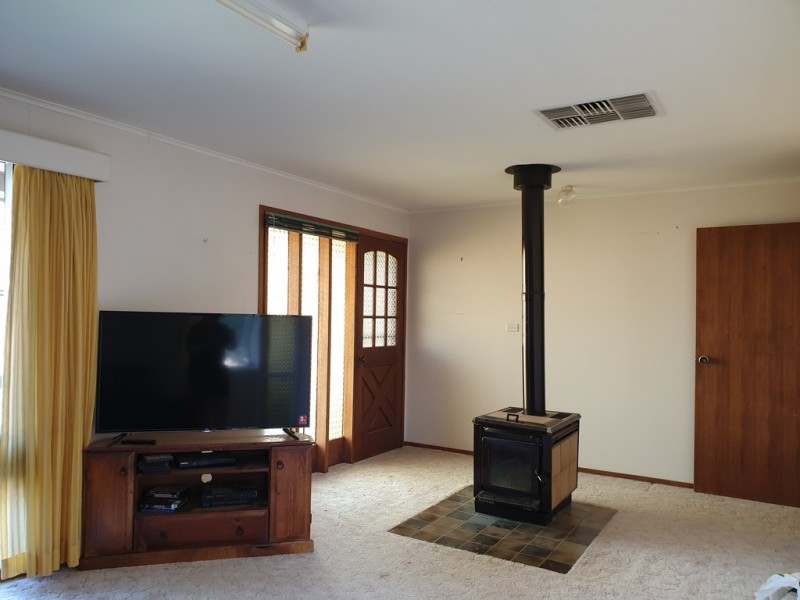 107 Lachlan River Road, Hillston NSW 2675