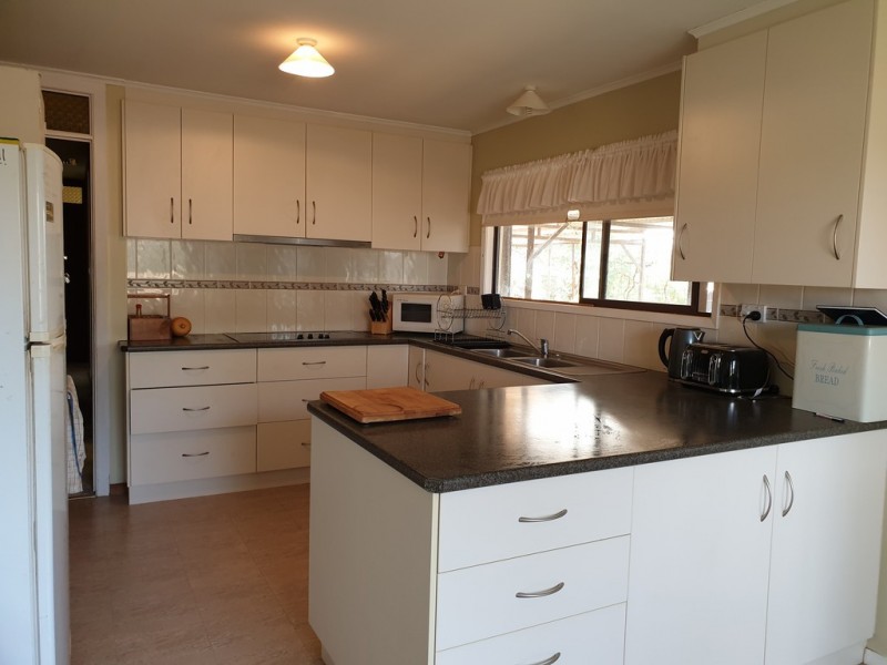 107 Lachlan River Road, Hillston NSW 2675
