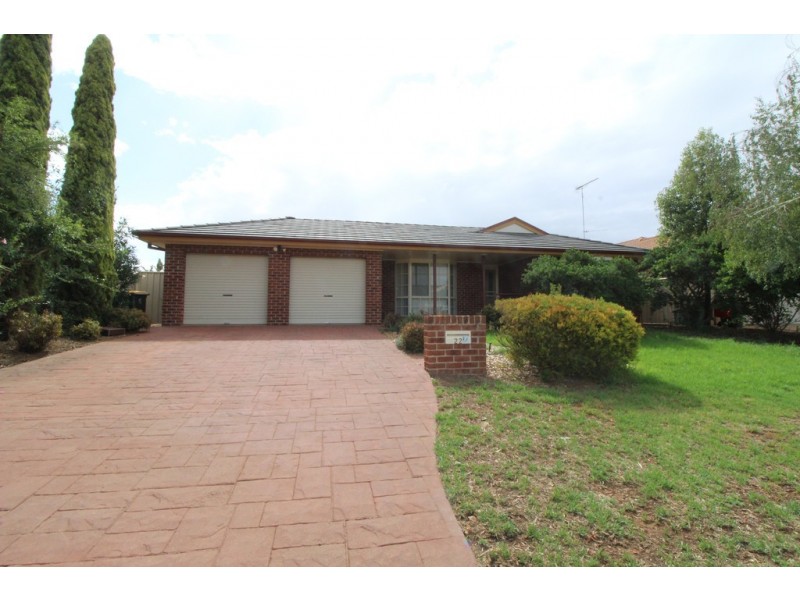 22 Albion Grove, Griffith NSW 2680