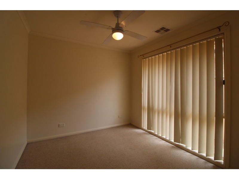 22 Albion Grove, Griffith NSW 2680