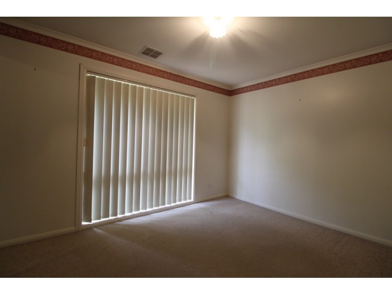 22 Albion Grove, Griffith NSW 2680