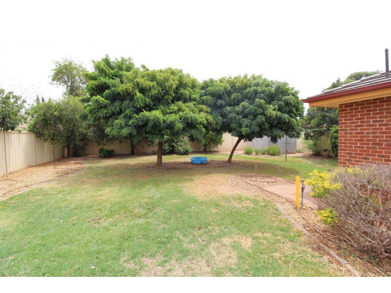 22 Albion Grove, Griffith NSW 2680