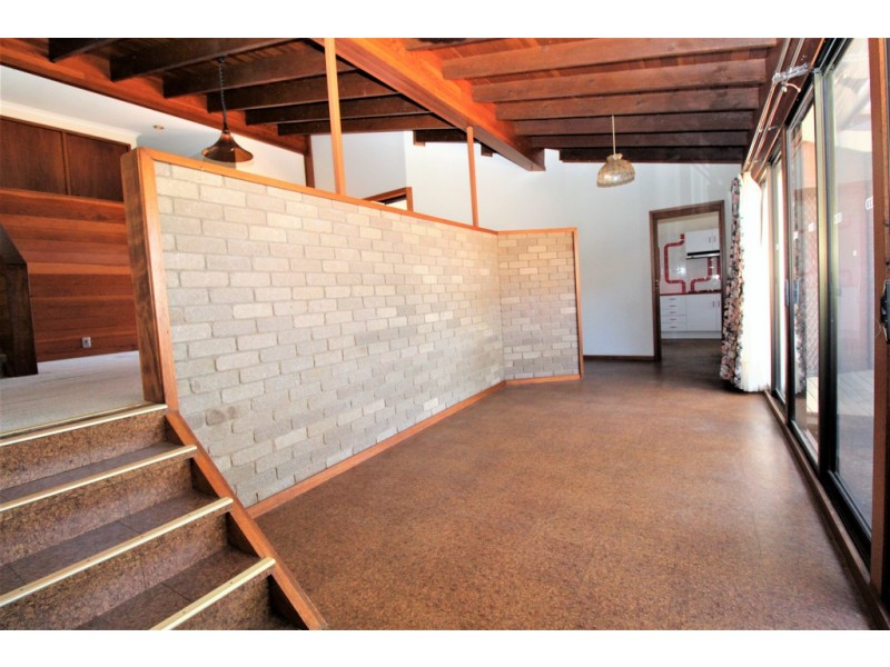 42 Doolan Cres, Griffith NSW 2680