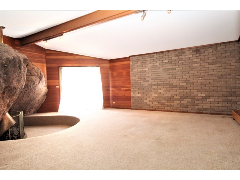 42 Doolan Cres, Griffith NSW 2680