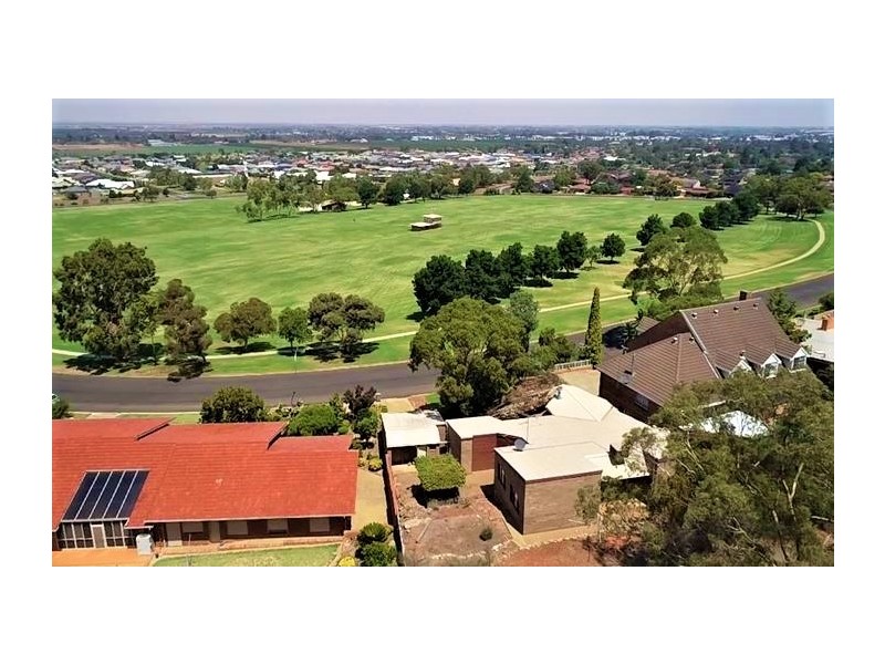 42 Doolan Cres, Griffith NSW 2680