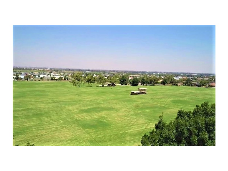 42 Doolan Cres, Griffith NSW 2680