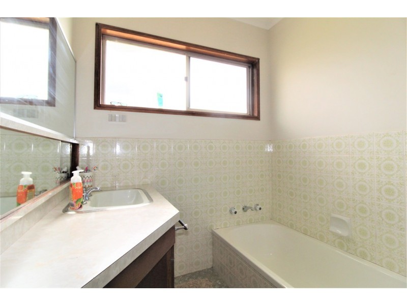 6 Bellbird Street, Coleambally NSW 2707