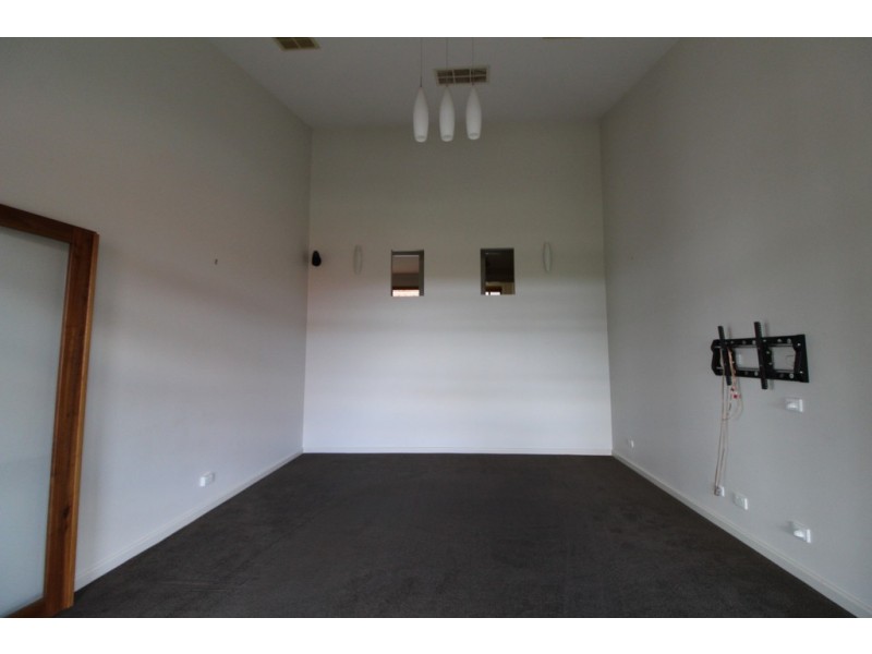 4 Harnett Place, Griffith NSW 2680