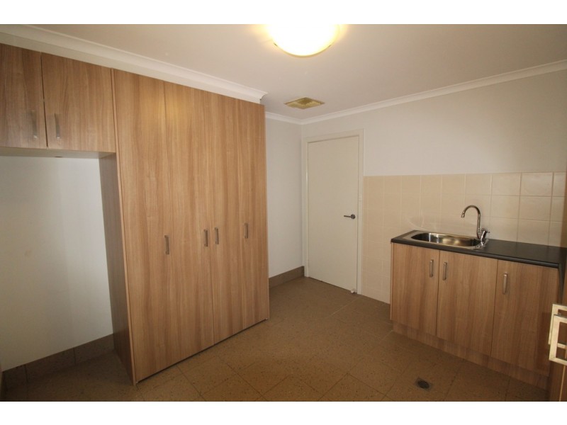 4 Harnett Place, Griffith NSW 2680