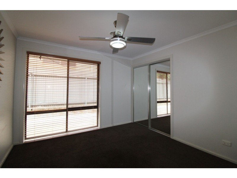 4 Harnett Place, Griffith NSW 2680