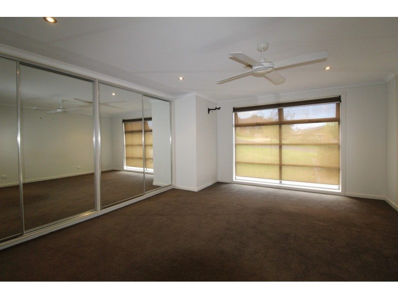 4 Harnett Place, Griffith NSW 2680