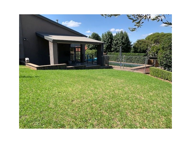 4 Harnett Place, Griffith NSW 2680