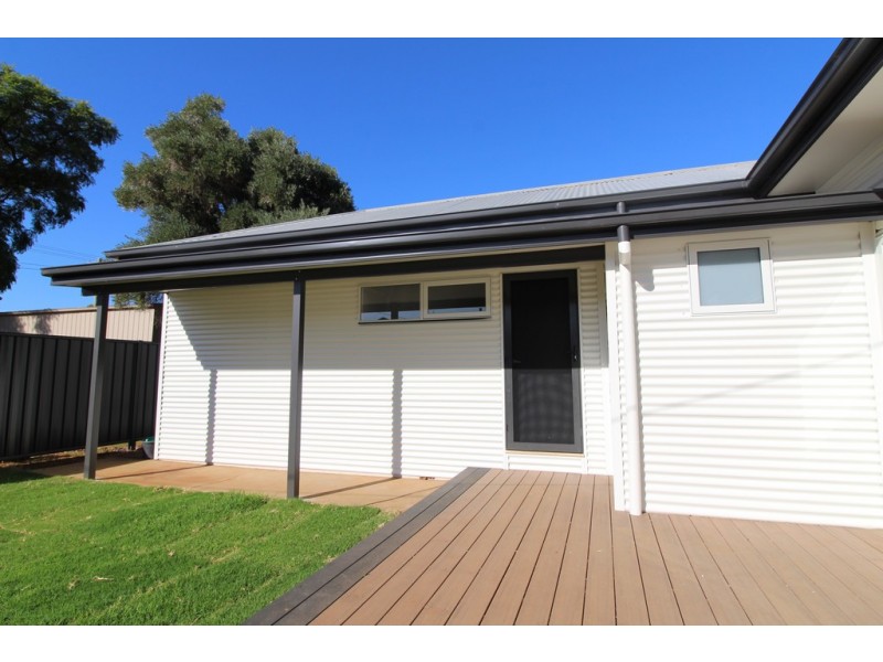 2/37 Kookora Street, Griffith NSW 2680
