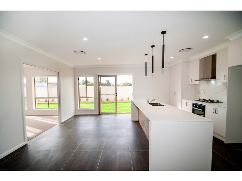 35 Lanza Grove, Griffith NSW 2680