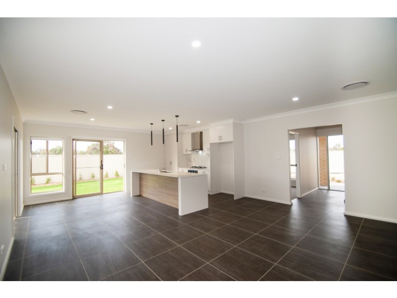 35 Lanza Grove, Griffith NSW 2680