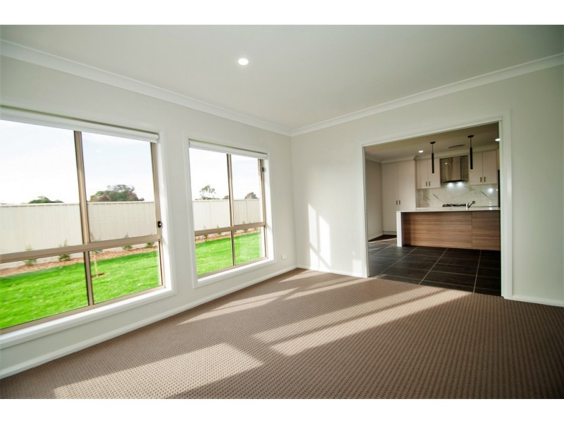 35 Lanza Grove, Griffith NSW 2680