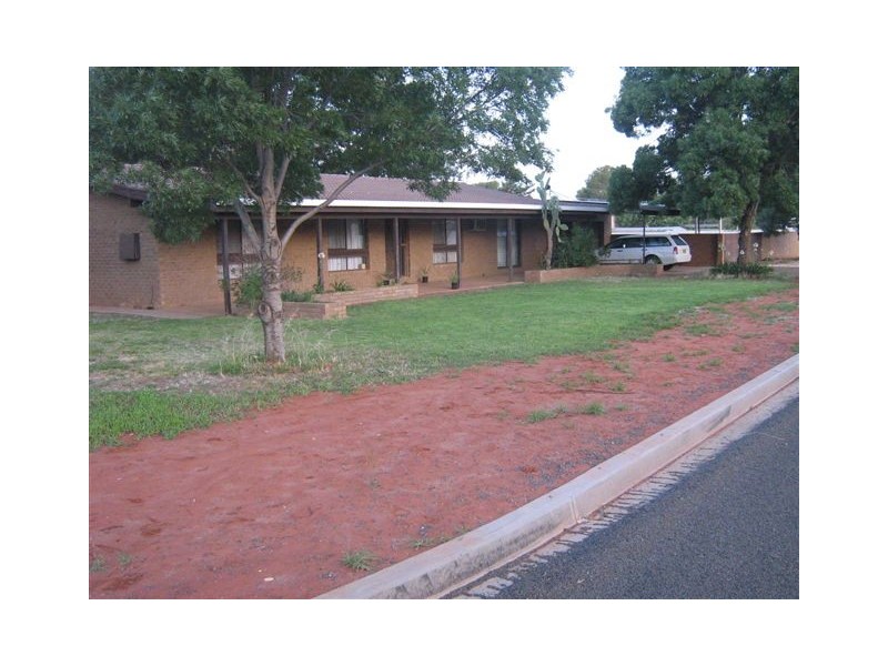 27 Moira Street, Goolgowi NSW 2652