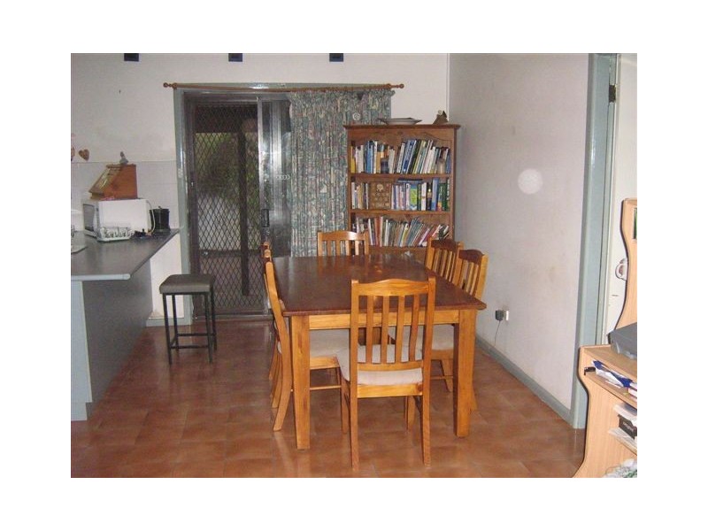 27 Moira Street, Goolgowi NSW 2652