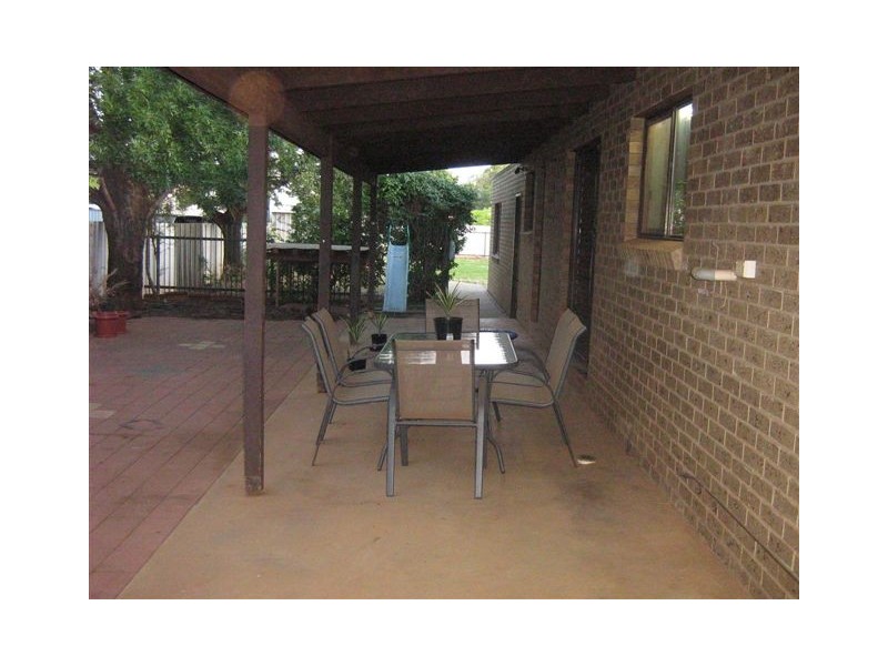 27 Moira Street, Goolgowi NSW 2652