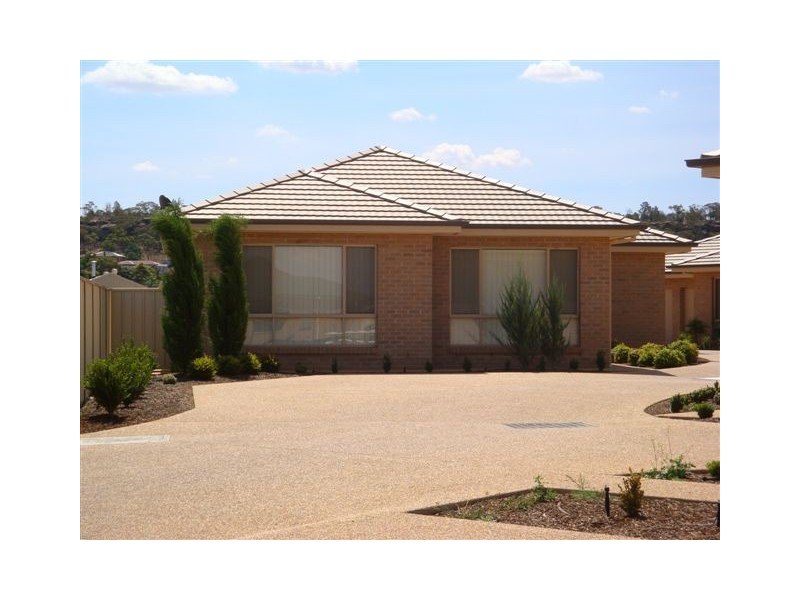 33E Hillam Drive, Griffith NSW 2680
