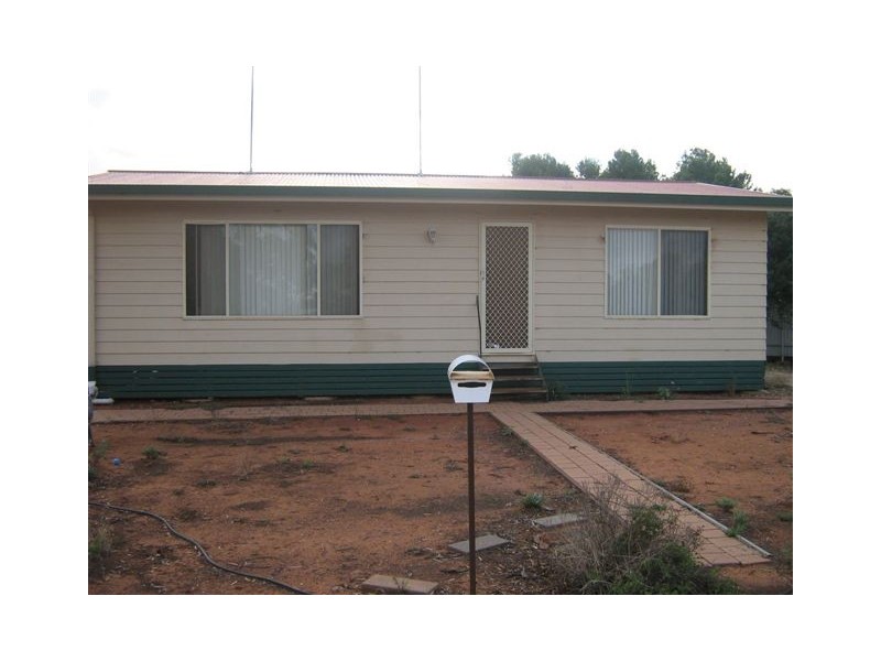 1 Rose Street, Hillston NSW 2675