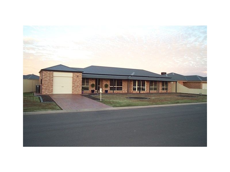3 Altina Court, Yoogali NSW 2680