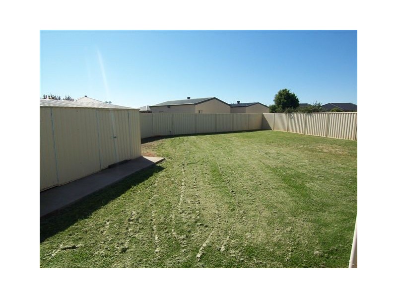 3 Altina Court, Yoogali NSW 2680