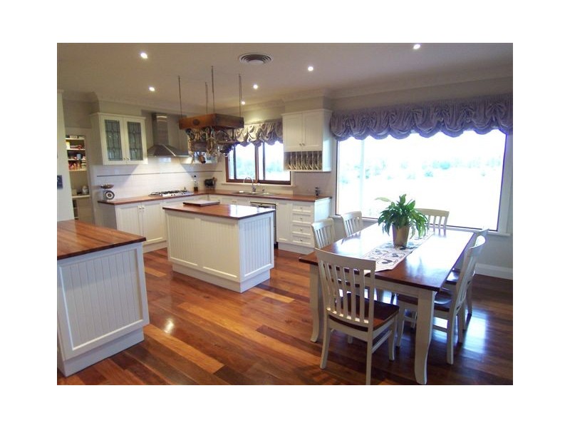 20 Mancini Drive, Lake Wyangan NSW 2680