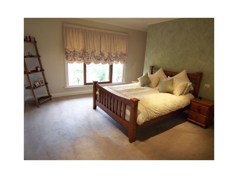 20 Mancini Drive, Lake Wyangan NSW 2680