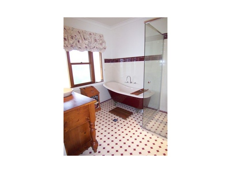 20 Mancini Drive, Lake Wyangan NSW 2680