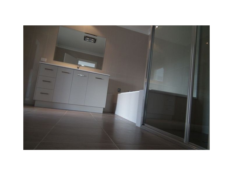 2B/130 Kookora Street, Griffith NSW 2680