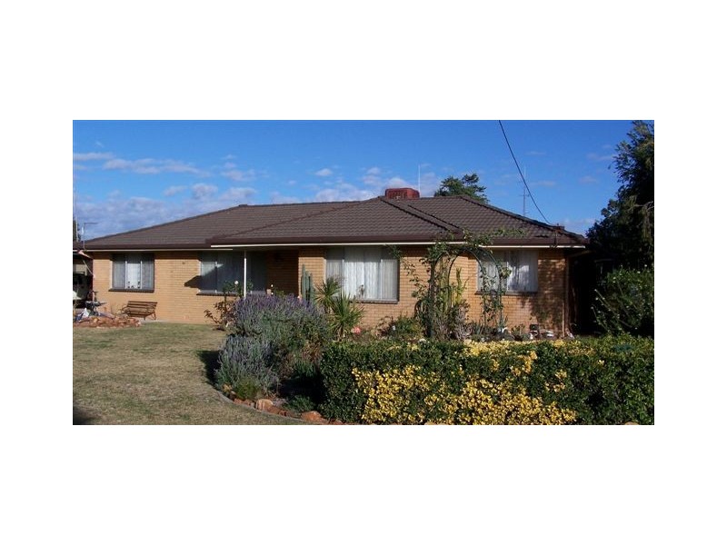 10 Bellbird Street, Coleambally NSW 2707