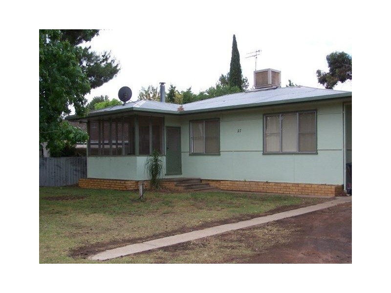 27 Kingfisher Avenue, Coleambally NSW 2707