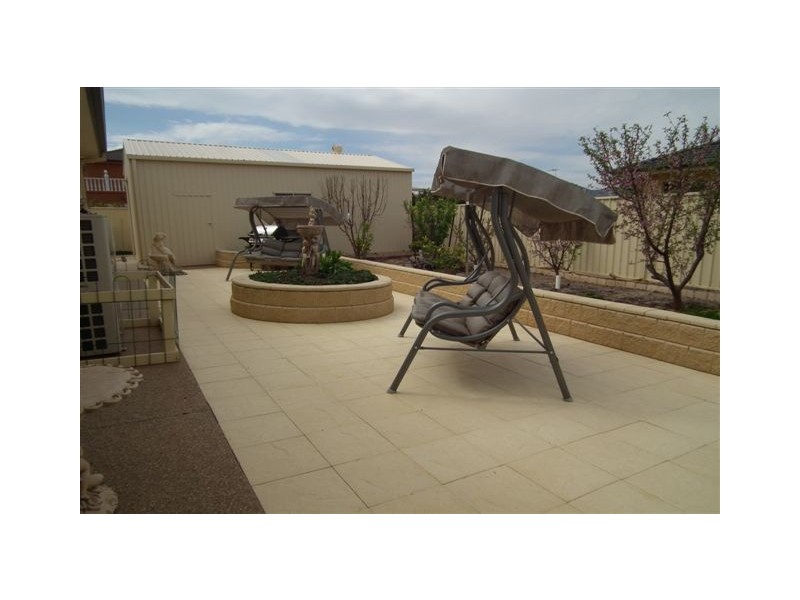 157 Clifton Boulevard, Griffith NSW 2680