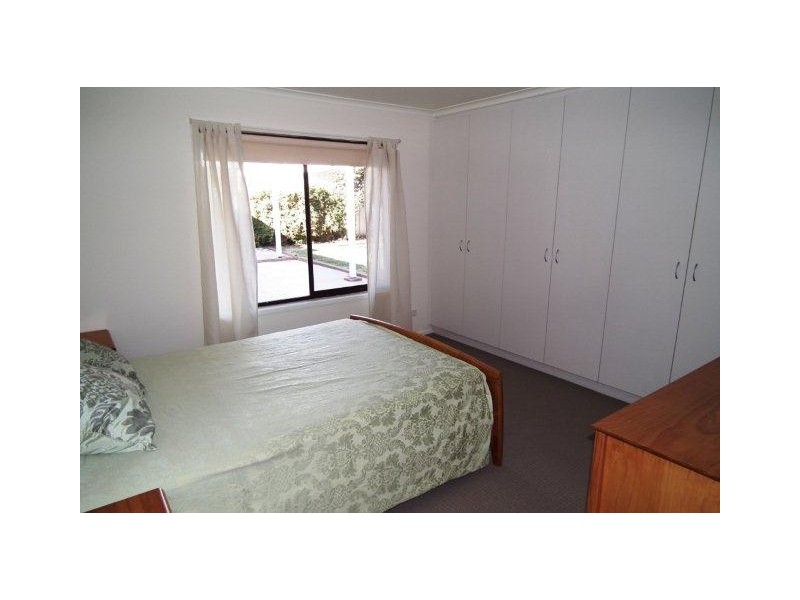 8 Chilvers Place, Griffith NSW 2680