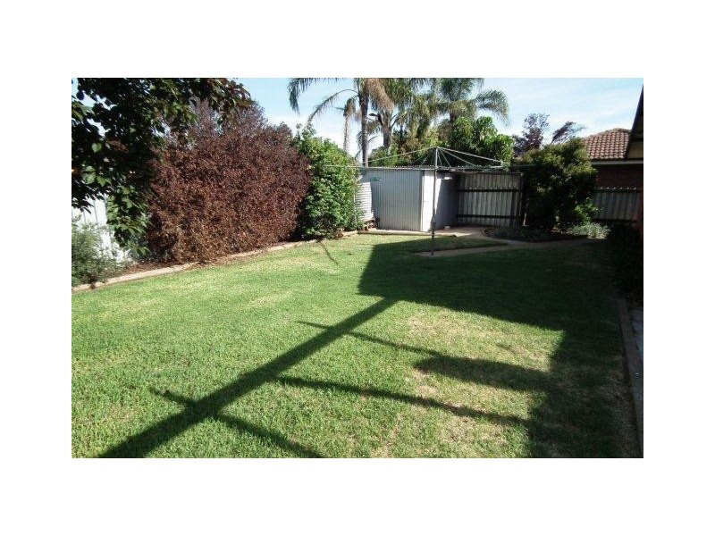 8 Chilvers Place, Griffith NSW 2680